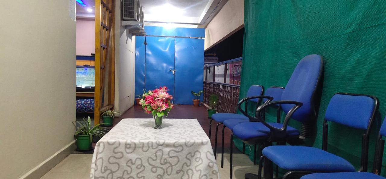 J J Residency Hotel Pondicherry Exterior foto